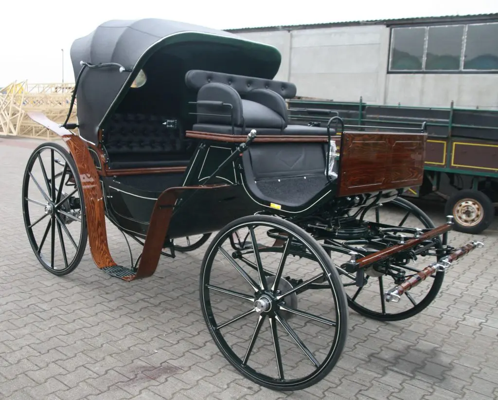 NHF Classic Carriage Victoria Bent by Poj-Kon